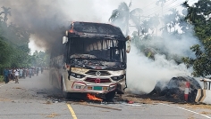 শেরপুরে গাড়িচাপায় সাবেক সেনাসদস্য নিহত, গাড়িতে আগুন