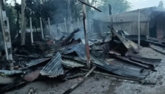 সিরাজগঞ্জে ৪ মহল্লায় তুমুল সংঘর্ষ, এলাকায় আতঙ্ক