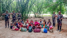 শিবগঞ্জ সীমান্তে ২০ জনকে পুশ ইন করল বিএসএফ