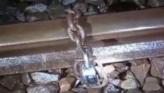 রেললাইনে শিকল জড়িয়ে নাশকতার চেষ্টা, তদন্তে পুলিশ