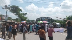 সংসদীয় আসনের সীমানা পুনর্বিন্যাসের প্রতিবাদে ভাঙ্গায় মহাসড়ক অবরোধ