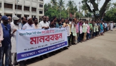 শ্যামনগরের ইউএনও’র বদলি ঠেকাতে মানববন্ধন-বিক্ষোভ