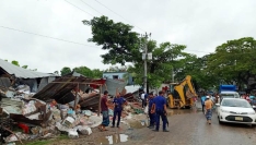 কচুয়ায় সড়কের পাশের শতাধিক অবৈধ স্থাপনা উচ্ছেদ