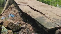 সিরাজগঞ্জে ভেঙে পড়েছে ব্রিজের সংযোগ সড়ক, জনদুর্ভোগ চরমে