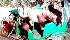 পূর্বধলায় ট্রাক–সিএনজি সংঘর্ষে নিহত ২, আহত ২