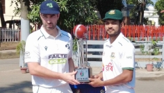 সিলেটে ক্বীনব্রিজের পাশে বাংলাদেশ–আয়ারল্যান্ড সিরিজের ট্রফি উন্মোচন