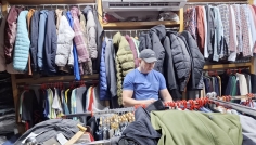 ঈশ্বরদীতে শীতের আগমন, মার্কেটে প্রস্তুতি শুরু