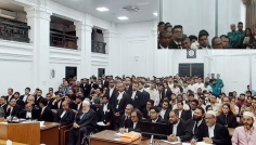 শেখ হাসিনার মানবতাবিরোধী অপরাধ মামলার রায় পড়া শুরু