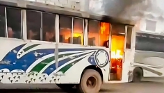আশুলিয়ায় চলন্ত বাসে আগুন