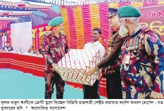 সীমান্তে কাস্তে হাতে ভাইরাল কৃষককে সংবর্ধনা 