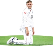 ইংল্যান্ডের ফিল্ডিং ব্যর্থতায় অস্ট্রেলিয়ার লিড  