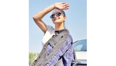 পিঠা খেতে ঢাকা ছাড়লেন পরীমনি