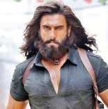 বক্স অফিসে ঝড় তুলেছে রণবীরের ‘ধুরন্ধর’  