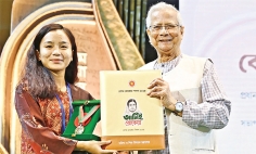 বেগম রোকেয়া পদক ঋতুপর্ণার কাছে ‘বিশেষ’  