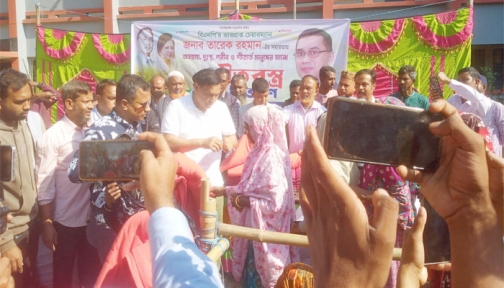 পীরগঞ্জে বিএনপির উদ্যোগে শীতার্তদের মাঝে কম্বল বিতরণ