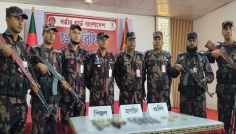 শিবগঞ্জ সীমান্ত এলাকায় ৪ বিদেশি পিস্তল উদ্ধার