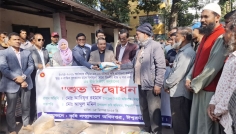 ঈশ্বরদীতে কৃষি প্রণোদনা; হাইব্রিড ধানের বীজ ও সার পেলেন কৃষকরা