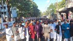 হাদি হত্যার প্রতিবাদে সিরাজগঞ্জে ছাত্র-জনতার বিক্ষোভ