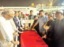 শহিদ শরিফ ওসমান হাদির কফিন গ্রহণ  