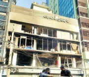 আগুন-ভাঙচুর  