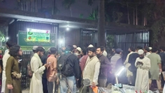 শহীদ হাদির কবর দেখতে মানুষের ভিড়, রাতভর থাকবে পুলিশি পাহারা