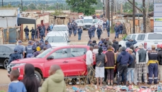 দক্ষিণ আফ্রিকার পানশালায় বন্দুক হামলা, ৯ জনের প্রাণহানি