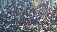 দিল্লিতে বাংলাদেশ হাইকমিশনের সামনে বিক্ষোভ, পুলিশের সঙ্গে সংঘর্ষ