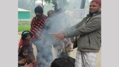 সিরাজগঞ্জে প্রচণ্ড শীত ও ঘন কুয়াশায় জনজীবন স্থবির