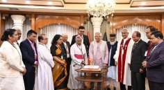 বড়দিন উপলক্ষে ধর্মীয় নেতাদের সঙ্গে প্রধান উপদেষ্টার শুভেচ্ছা বিনিময়