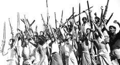 মুক্তিযুদ্ধের চেতনার নামে রাজনীতি ও বাণিজ্য  