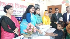 শিক্ষার্থীদের মাঝে চাঁদপুর লেডিস ক্লাবের শীতবস্ত্র বিতরণ