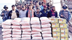 মিয়ানমারে বিপুল পরিমাণ সিমেন্ট ও বাংলাদেশি পণ্যসহ ২২ জনকে আটক করেছে কোস্টগার্ড  