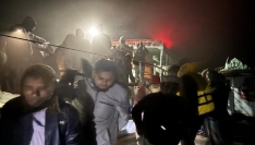 পদ্মার চরে আটকে পড়া লঞ্চের শতাধিক যাত্রী উদ্ধার