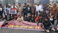 ওসমান হাদি হত্যার বিচারের দাবিতে রাজবাড়ীতে সড়ক অবরোধ