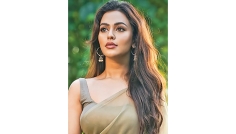 কানাডার মঞ্চে ঝড় তুললেন নুসরাত ফারিয়া