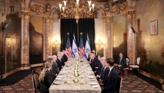 ইরানে হামলার হুঁশিয়ারি দিলেন ট্রাম্প