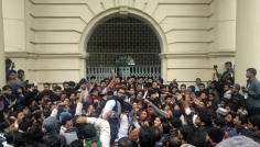 জকসু নির্বাচন স্থগিত, শিক্ষার্থীদের বিক্ষোভে উত্তাল জবি ক্যাম্পাস