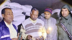 সিরাজগঞ্জে ৪৬ বস্তা সার জব্দ, ডিলারের জরিমানা