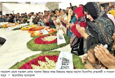 খালেদা জিয়ার কবর ঘিরে ভক্তদের ভিড়  