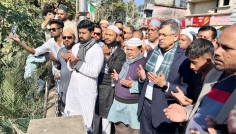 শোকাহত সাংবাদিক আনছারের পরিবারের পাশে সালাহউদ্দিন আহমদ