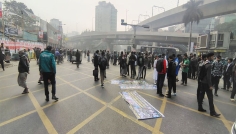 তেজগাঁও কলেজ শিক্ষার্থী রানা হত্যার বিচার দাবিতে ফার্মগেট অবরোধ