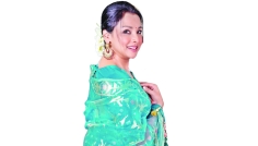 প্রথমবার পুলিশ রুনা লক্ষ্য কান উৎসব