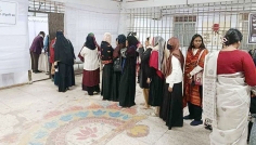 দীর্ঘ অপেক্ষার পর জকসু নির্বাচনে ভোট দিচ্ছেন শিক্ষার্থীরা