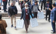 কেন্দ্রীয় সংসদে প্রায় ৬৫ ও হল সংসদে প্রায় ৭৭ শতাংশ ভোট পড়েছে