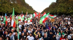 বিক্ষোভ-সহিংসতায় নিহত প্রায় ২০০০: ইরানি কর্মকর্তা