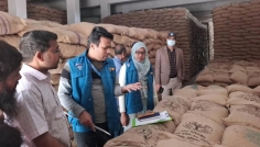 ঠাকুরগাঁওয়ে খাদ্যগুদামে দুদকের অভিযান; রেকর্ডবিহীন চাল উদ্ধার