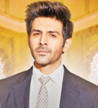 ১৫ কোটির পারিশ্রমিক ফিরিয়ে দিলেন কার্তিক আরিয়ান  