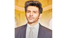 ১৫ কোটির পারিশ্রমিক ফিরিয়ে দিলেন কার্তিক আরিয়ান