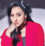 লাল পোশাকে বুবলীর ‘রেড অ্যাটিটিউড’  