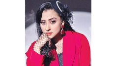 লাল পোশাকে বুবলীর ‘রেড অ্যাটিটিউড’